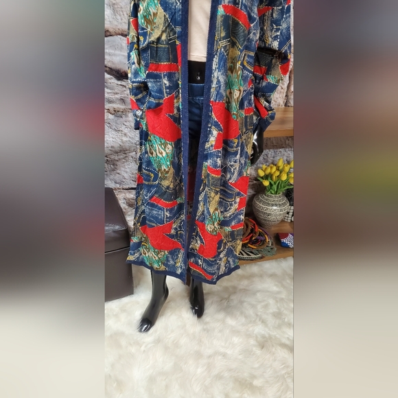 Stunning and Vibrant Kimono Dress - Picture 2 of 6